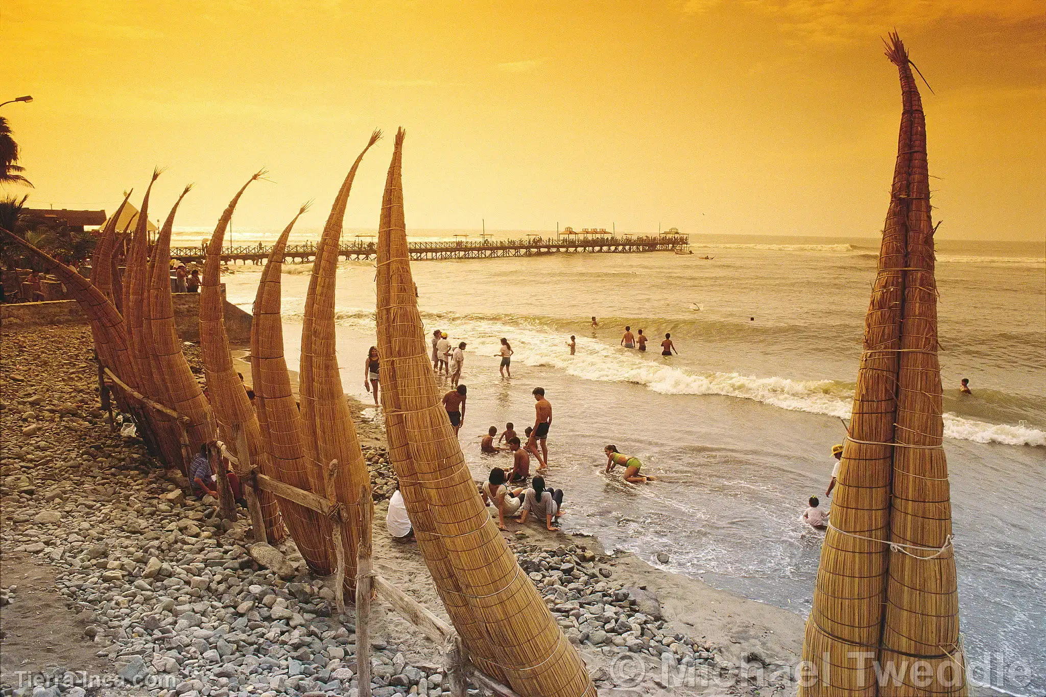 Huanchaco - Caballitos de Totora